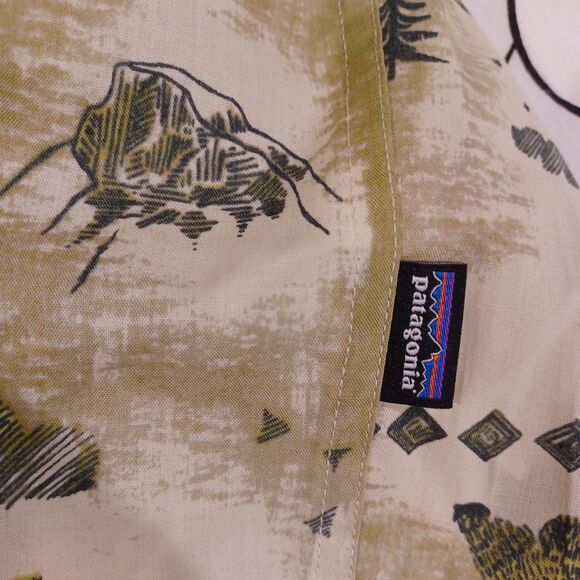 NWT Patagonia Go To Button Up Shirt Yosemite Half Dome Bear Print Size Large - Picture 7 of 9